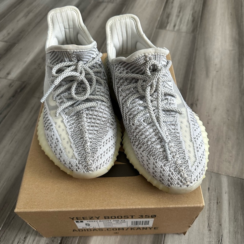 Yeezy Boost 350 V2 - Static
